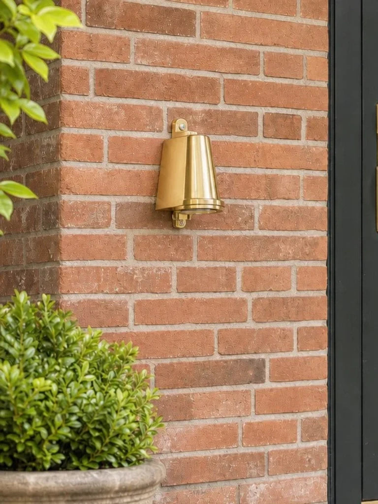 Industrial Outdoor Wall Light – Waterproof Sconce with Bluebell Shape Spreaderlight