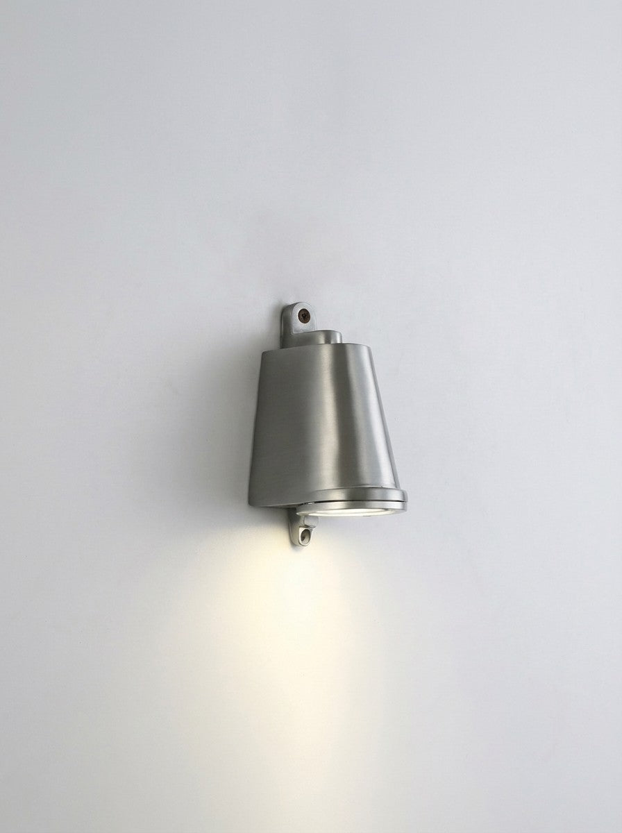 Industrial Outdoor Wall Light – Waterproof Sconce with Bluebell Shape Spreaderlight