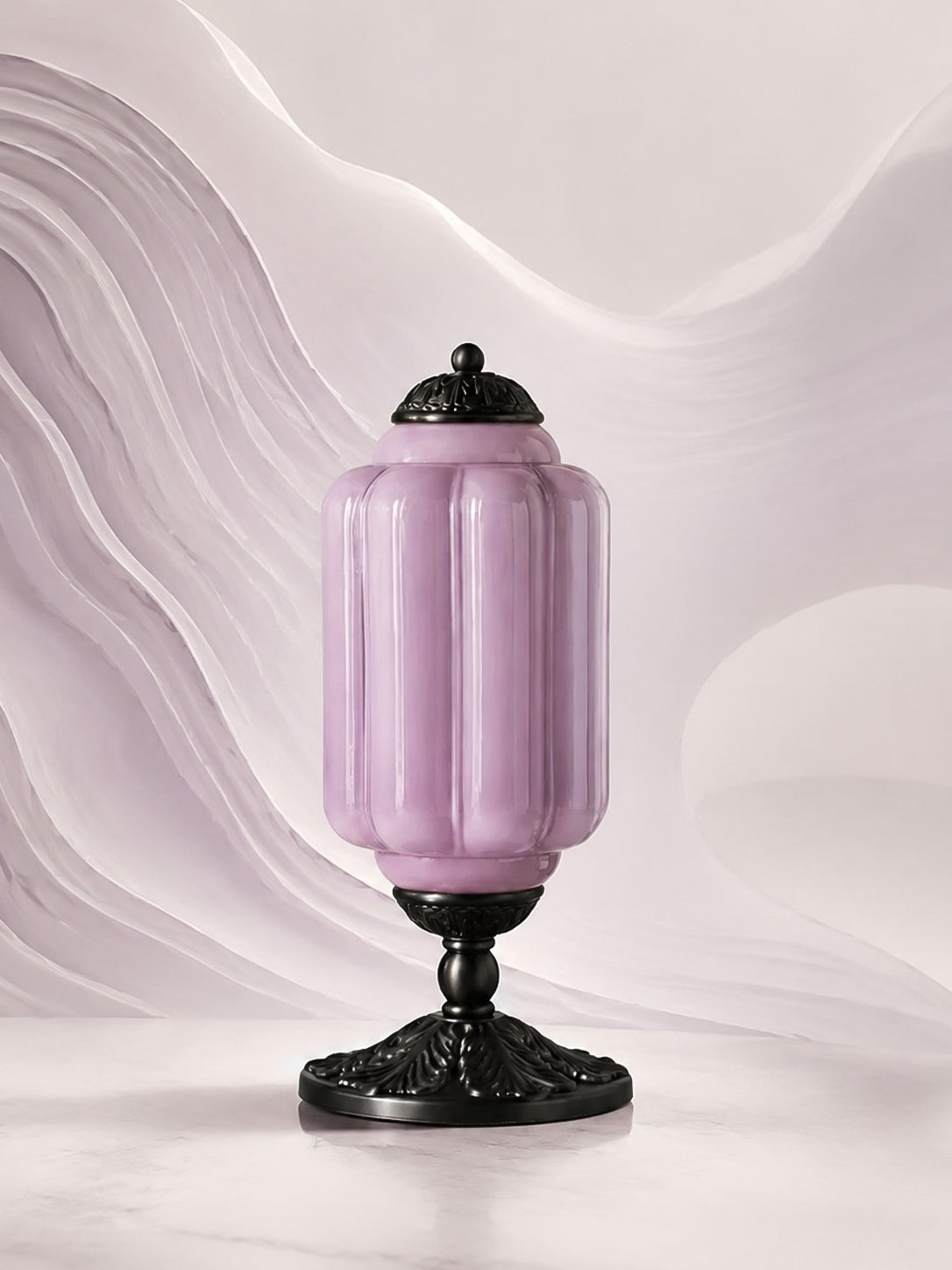 Scallop Glass Shade Vintage-Inspired Table Lamp for Bedroom and Living Room Accent Lighting