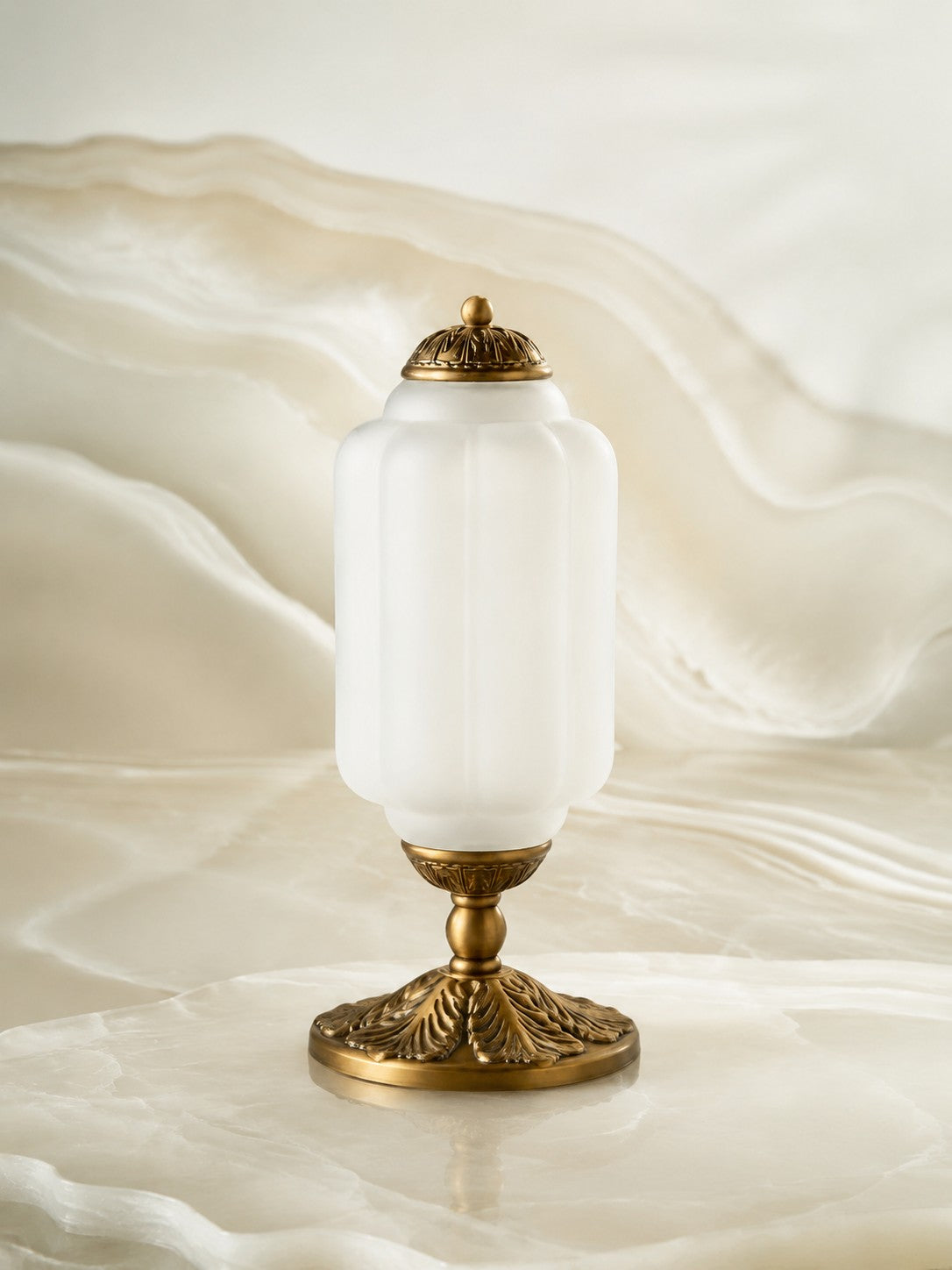 Scallop Glass Shade Vintage-Inspired Table Lamp for Bedroom and Living Room Accent Lighting