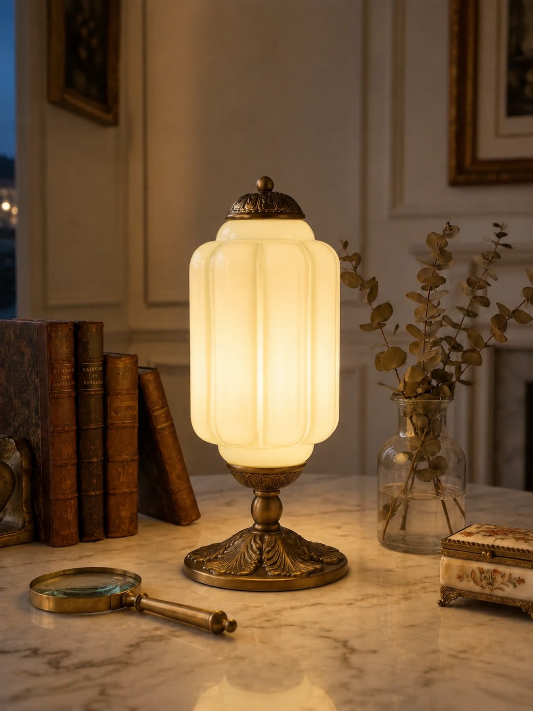 Scallop Glass Shade Vintage-Inspired Table Lamp for Bedroom and Living Room Accent Lighting