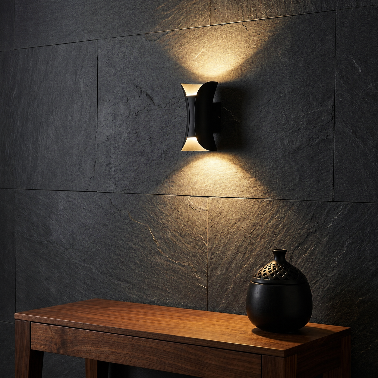 Noxel Curved Outdoor Wall Light