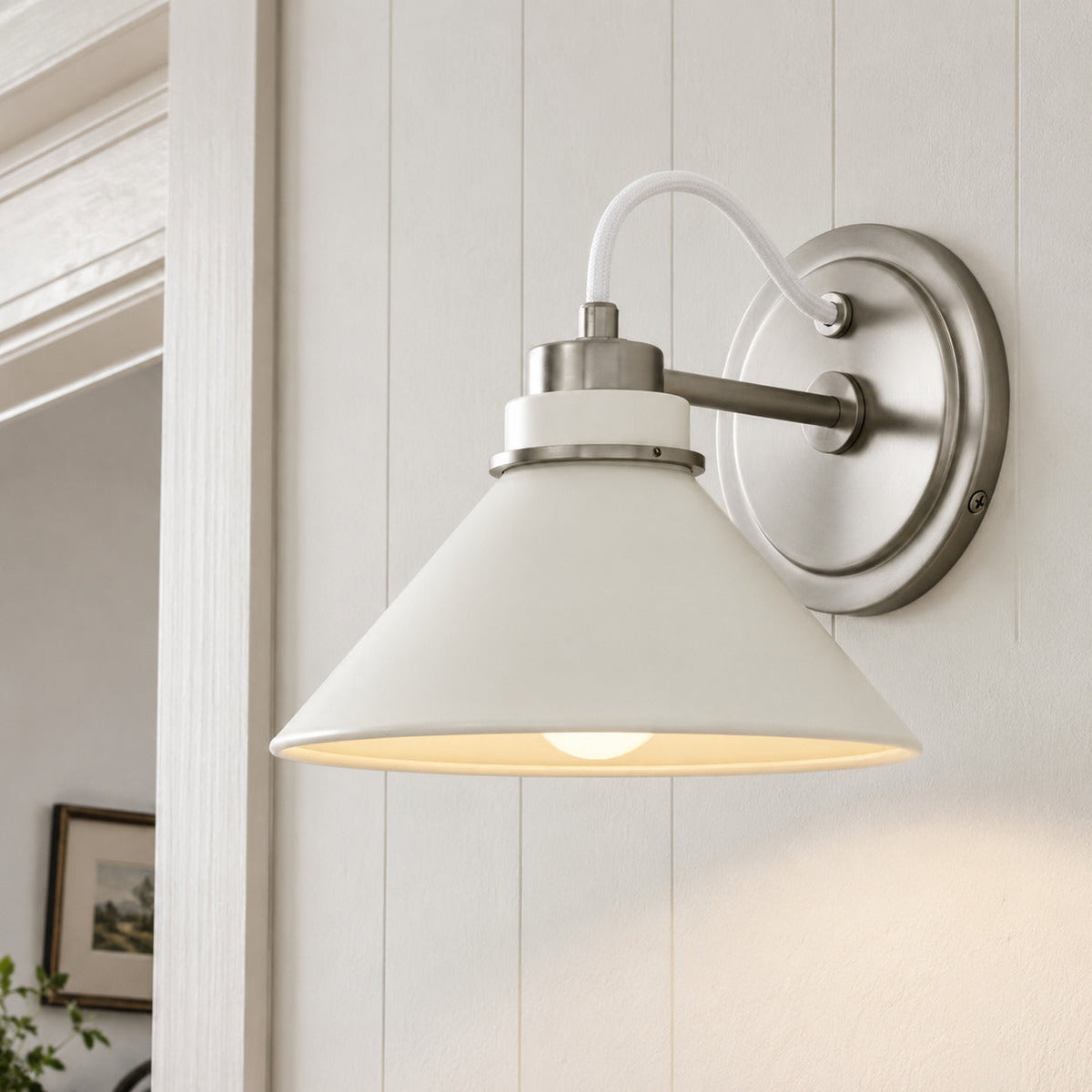 Curved Arm Globe Wall Sconce – Modern Industrial Wall Lamp for Bathroom, Bedroom, and Hallway
